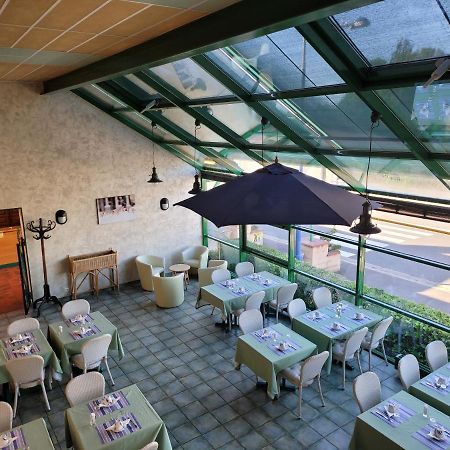 L'Auberge De L'Olive Dompierre-sur-Besbre Esterno foto