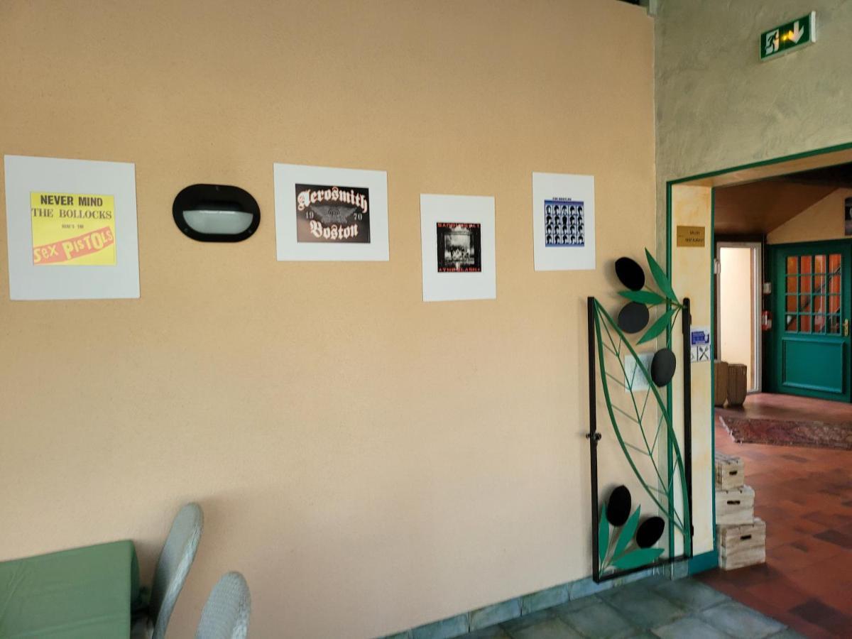 L'Auberge De L'Olive Dompierre-sur-Besbre Esterno foto