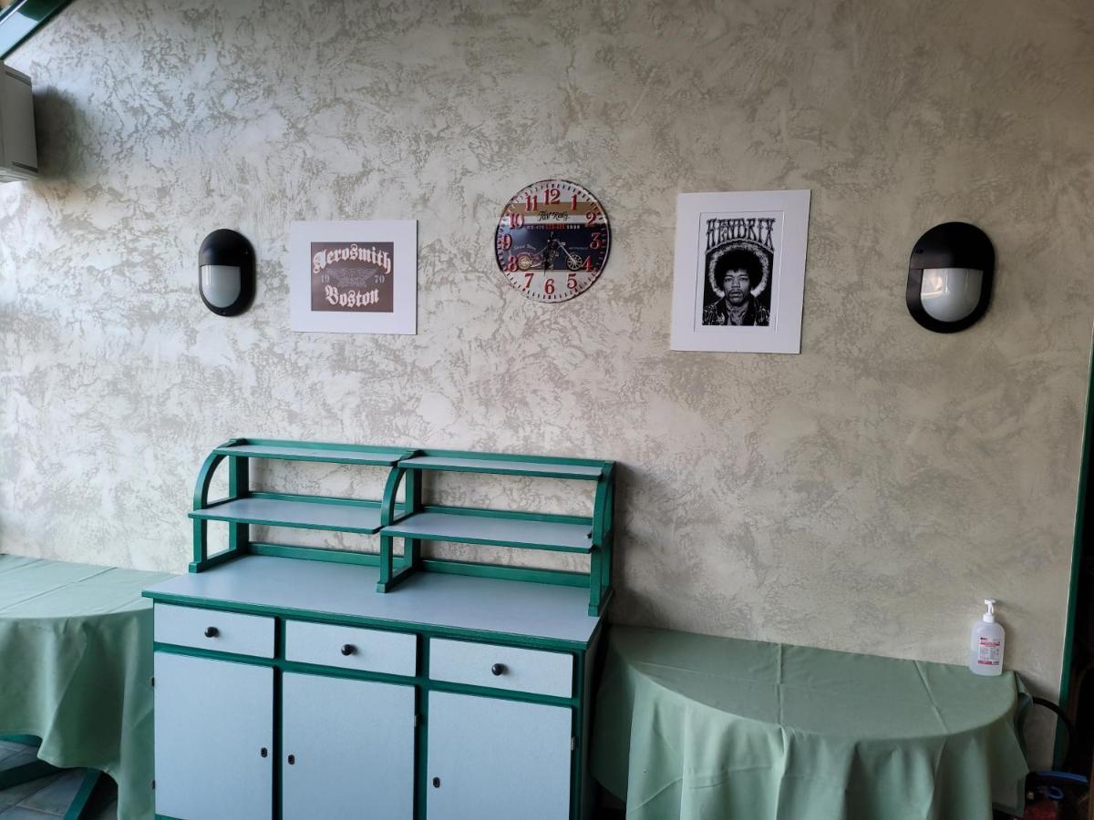 L'Auberge De L'Olive Dompierre-sur-Besbre Esterno foto