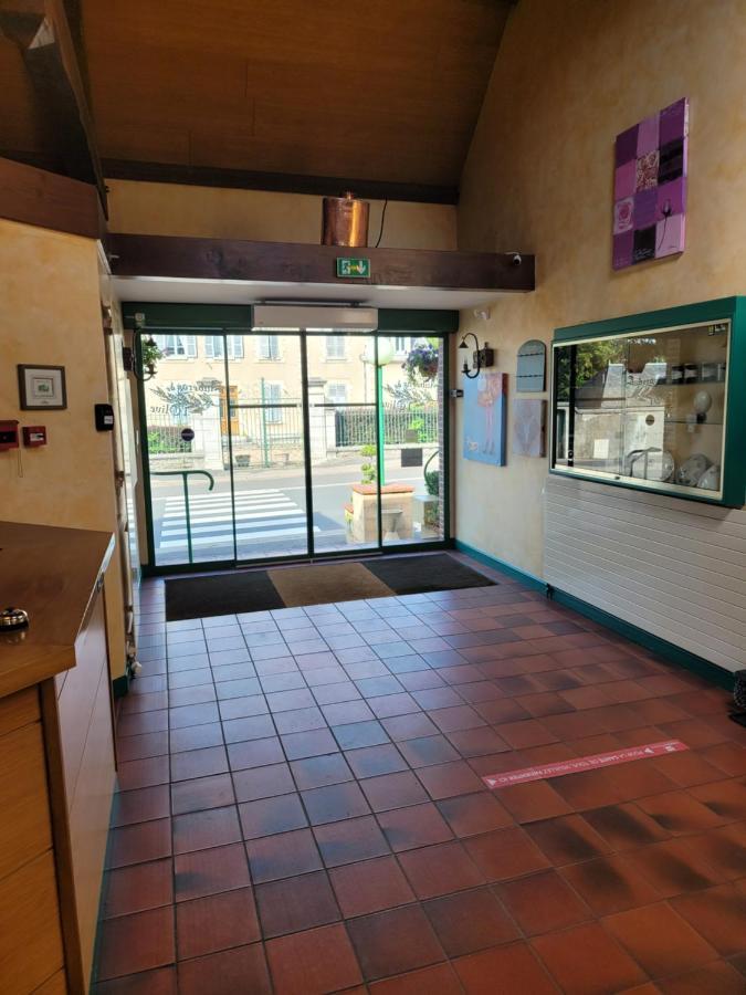 L'Auberge De L'Olive Dompierre-sur-Besbre Esterno foto