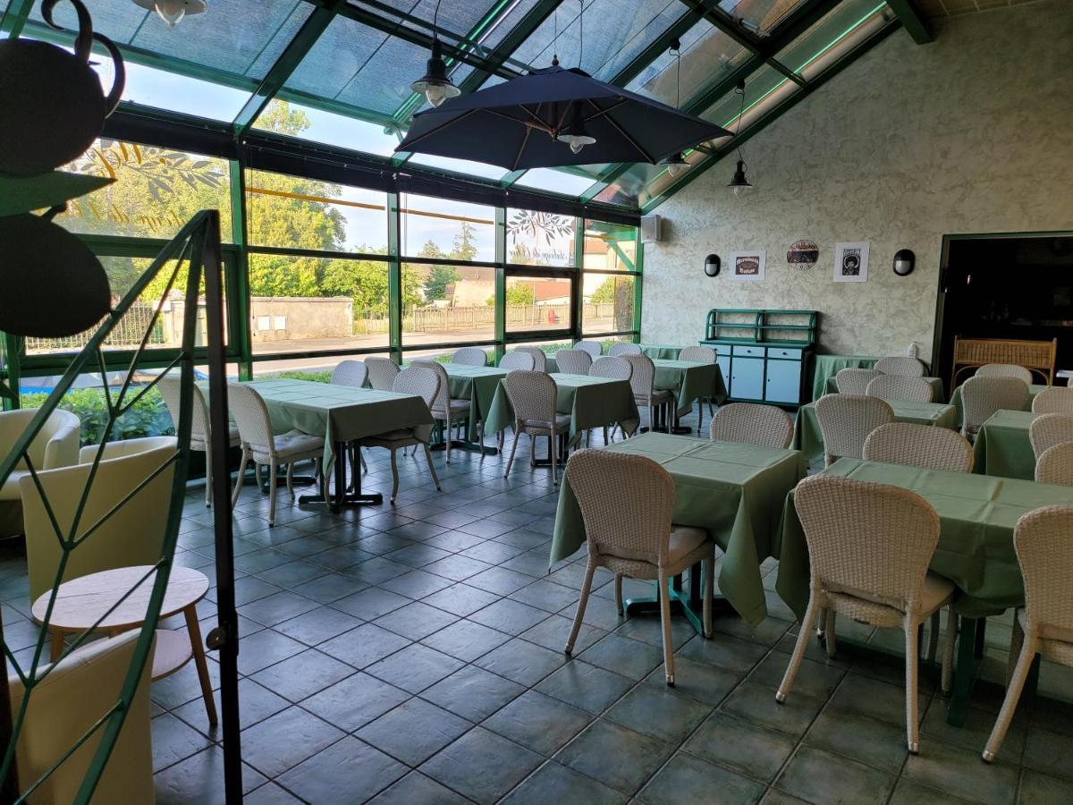 L'Auberge De L'Olive Dompierre-sur-Besbre Esterno foto