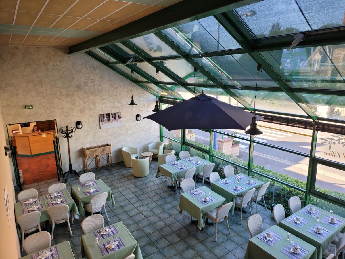 L'Auberge De L'Olive Dompierre-sur-Besbre Esterno foto