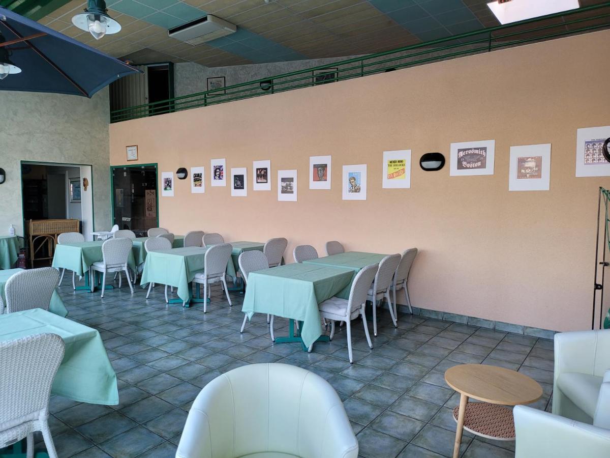 L'Auberge De L'Olive Dompierre-sur-Besbre Esterno foto