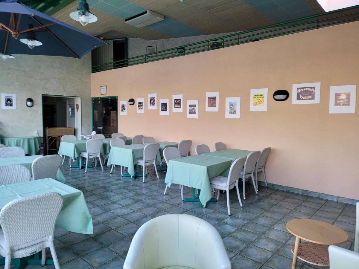 L'Auberge De L'Olive Dompierre-sur-Besbre Esterno foto