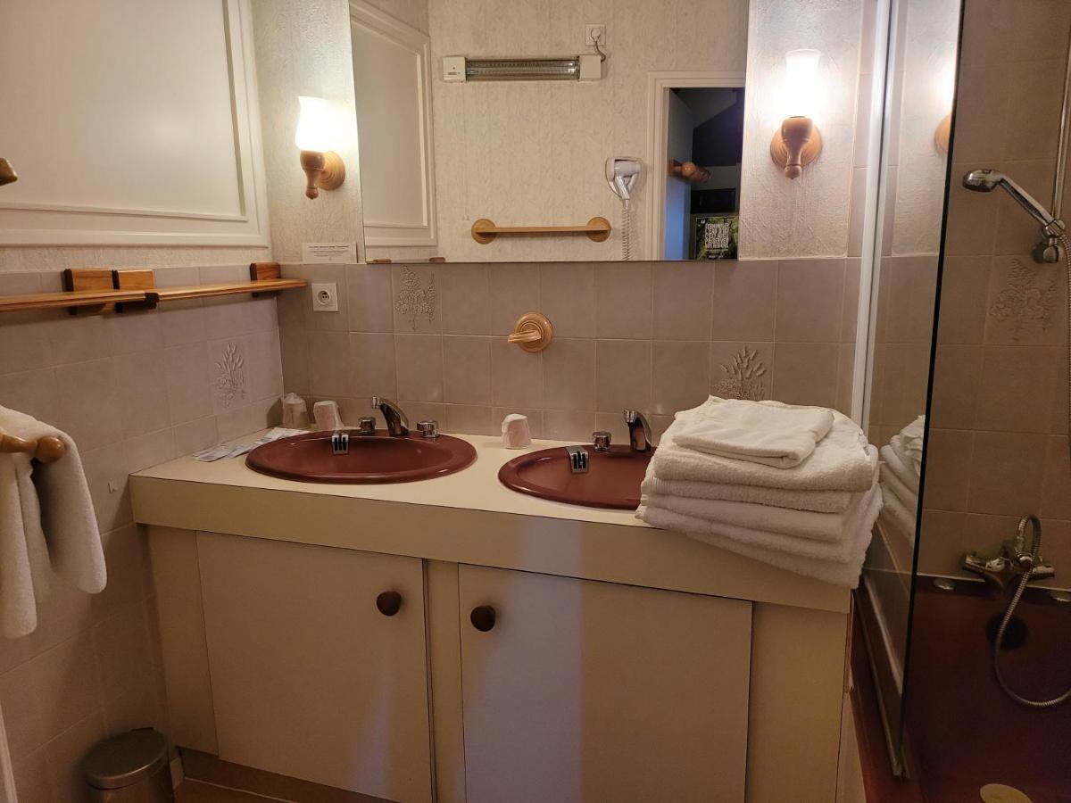 L'Auberge De L'Olive Dompierre-sur-Besbre Esterno foto