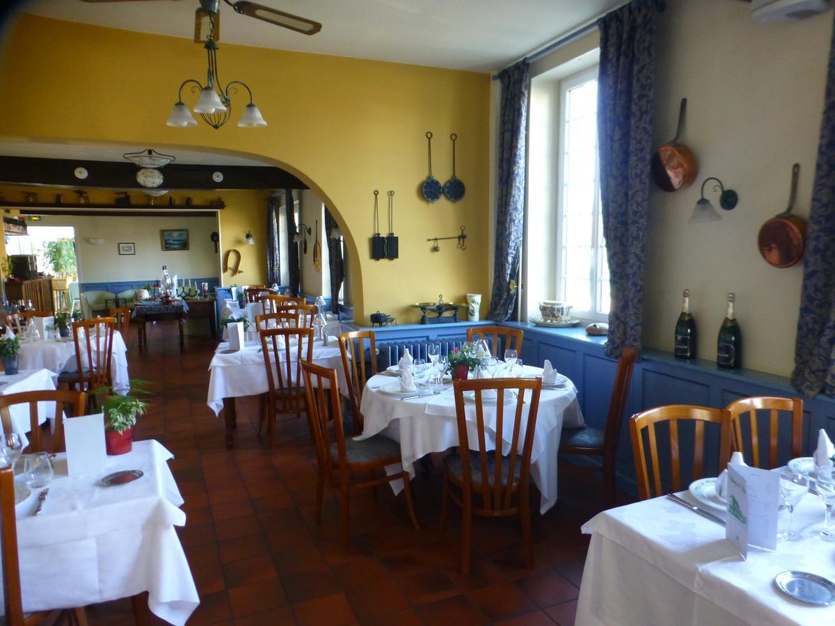 L'Auberge De L'Olive Dompierre-sur-Besbre Esterno foto